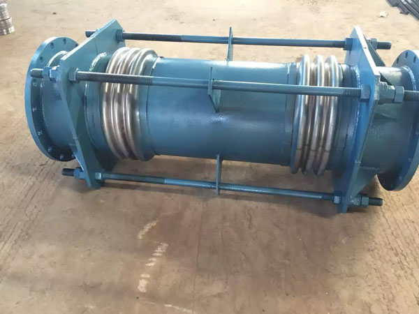 大拉杆波(bo)紋補償器(qi)